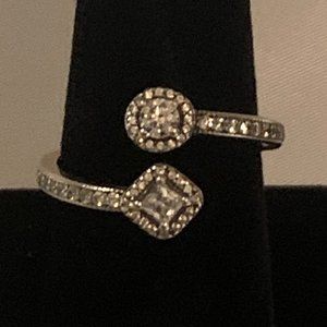 PANDORA RING SQUARE AND ROUND OPEN